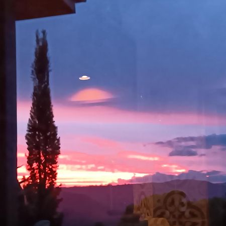 Mapleton Peaceful Provence Bnb 外观 照片